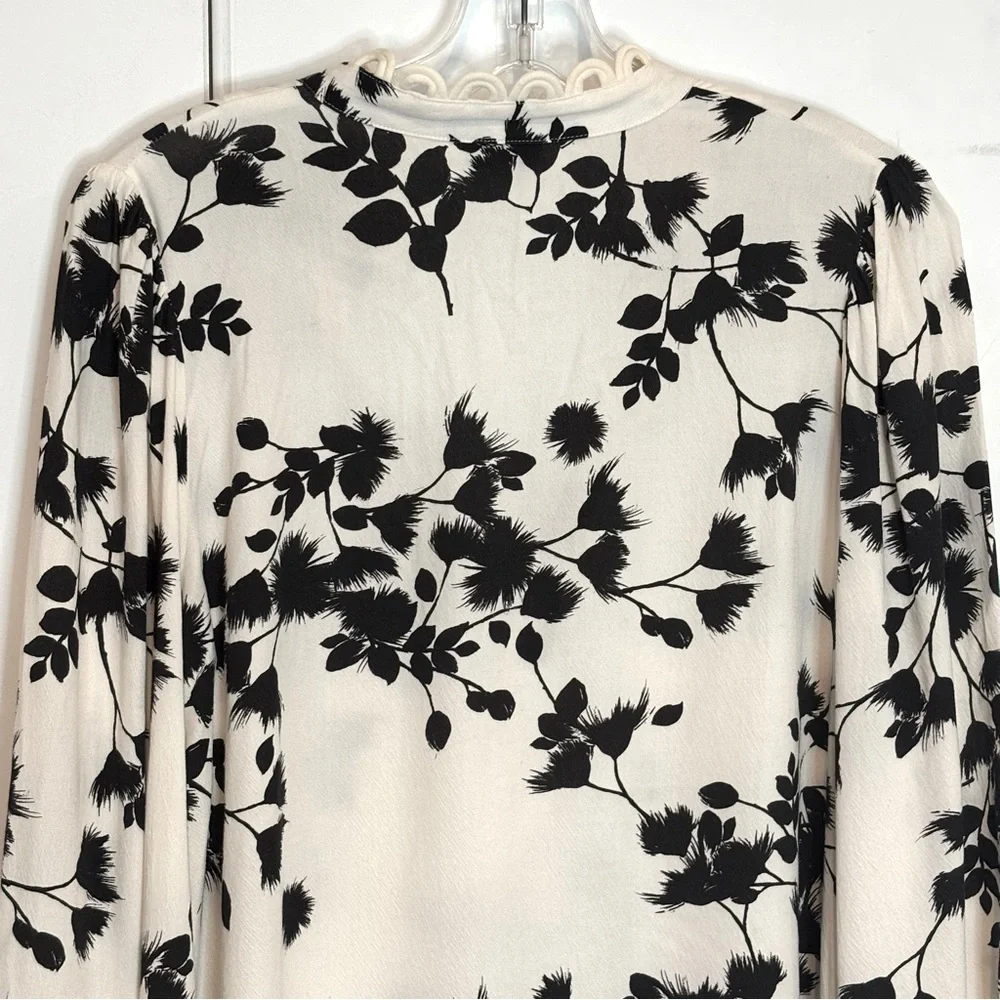 Anthropologie The Odells Robin Ivory Black Floral Peasant V-neck Blouse S